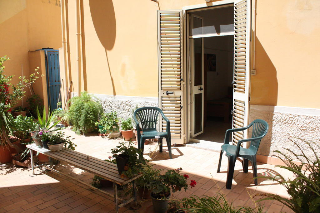 Davi Bed & Breakfast Cagliari Ngoại thất bức ảnh