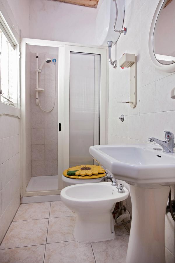 Davi Bed & Breakfast Cagliari Ngoại thất bức ảnh